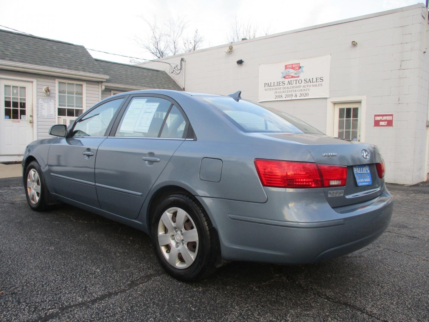 2009 Hyundai Sonata GLS (5NPET46C39H) with an 2.4L L4 DOHC 16V engine, AUTOMATIC transmission, located at 540a Delsea Drive, Sewell, NJ, 08080, (856) 589-6888, 39.752560, -75.111206 - Photo#3